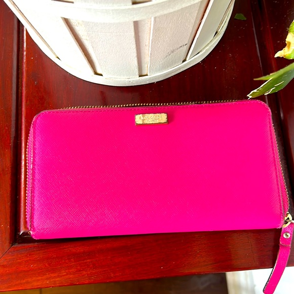 kate Spade Wallet - Picture 1 of 5